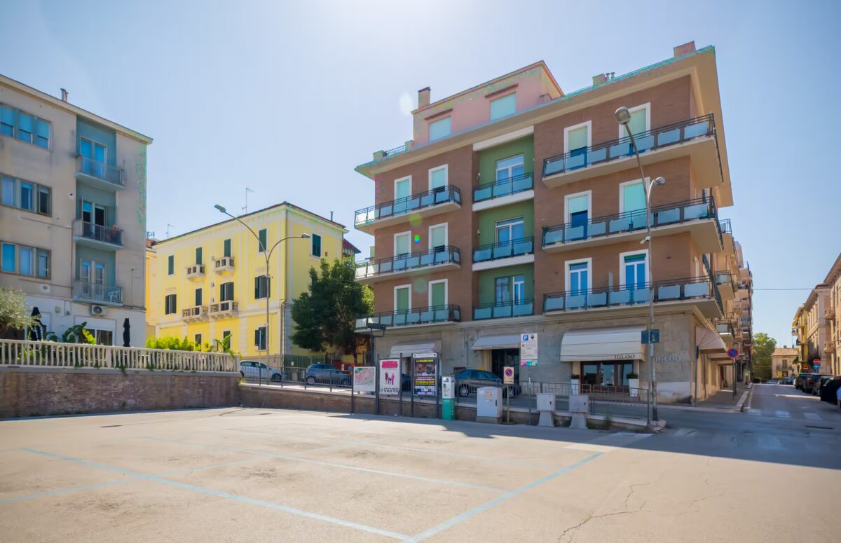 Palazzo B&B Piazza Marconi
